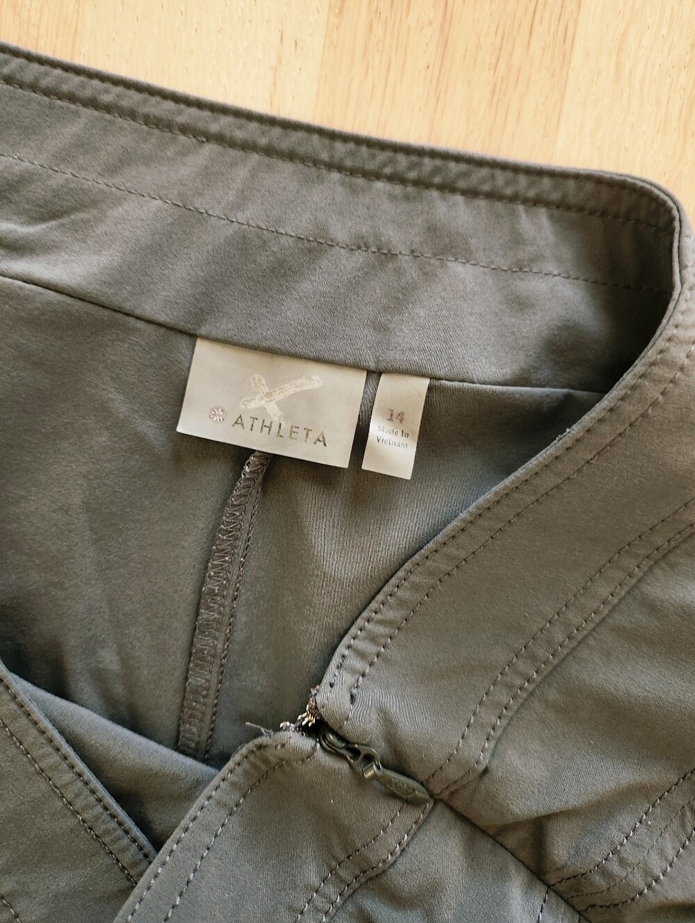 Athleta Womens Everyday Skort Size 14 Granite Grey Sage Green Golf Tennis Travel - Picture 4 of 9